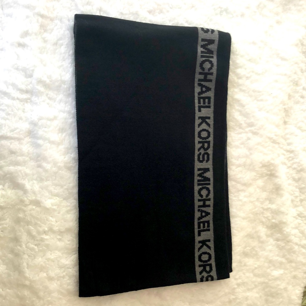 Michael Kors winter Scarve
